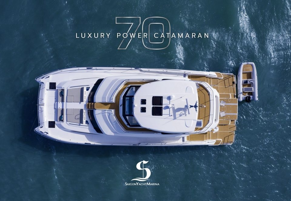 Aquila 70 Luxury Yacht